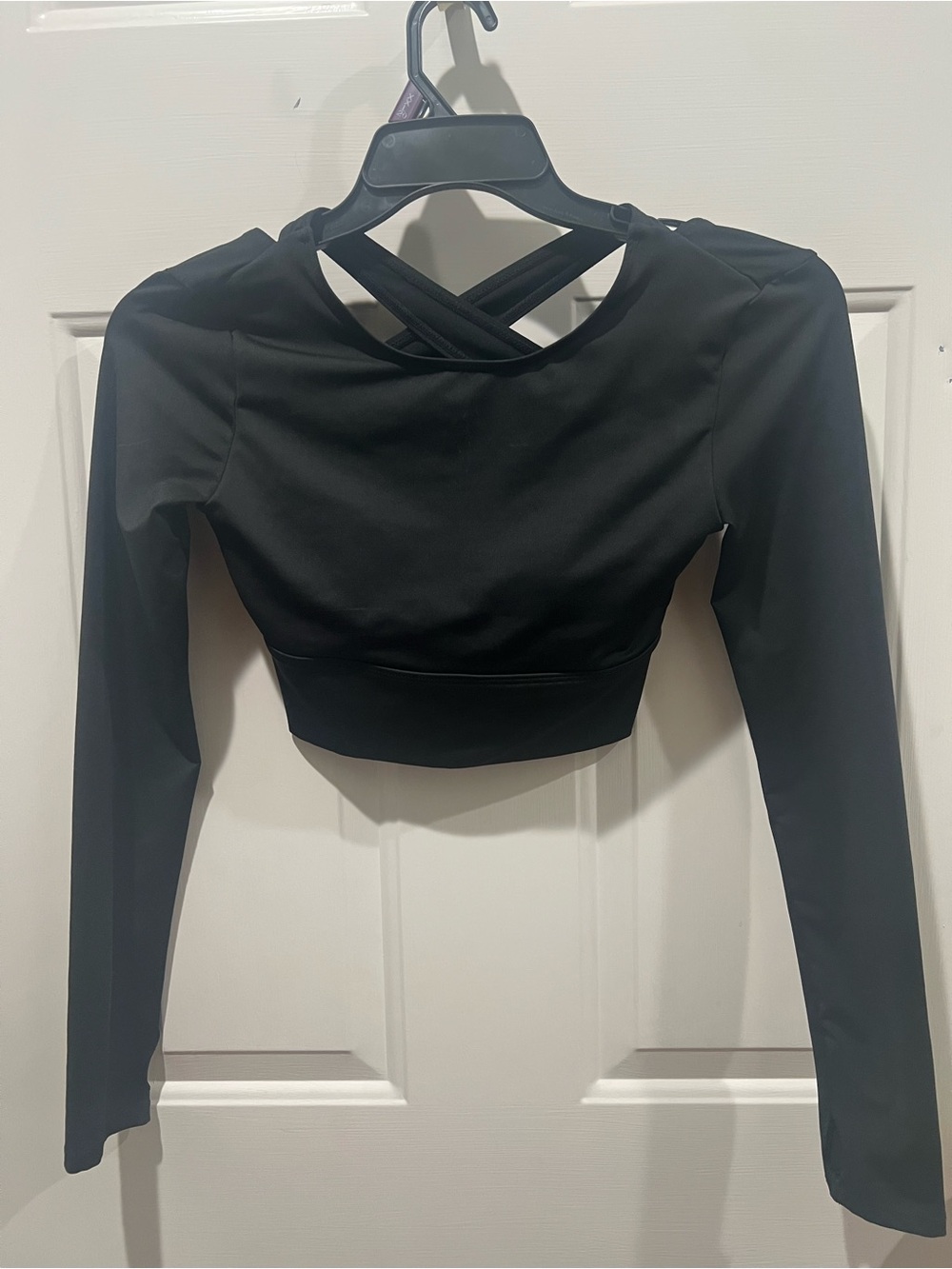 SHEIN Black Long-Sleeve Crisscross Back Crop Top